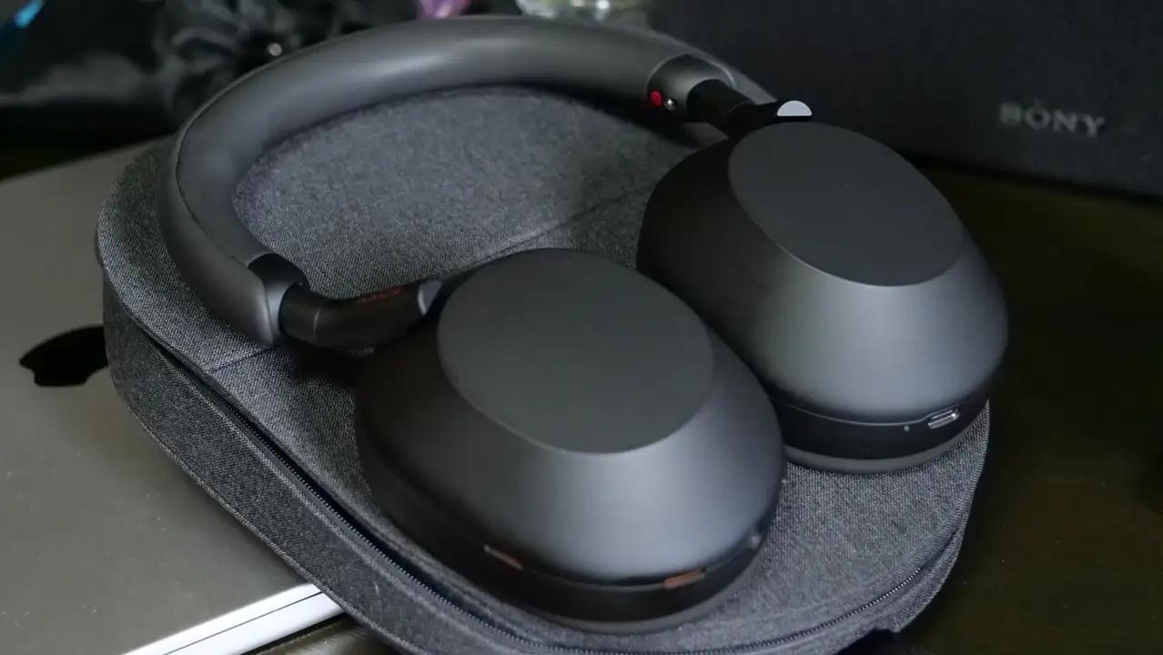 WH-1000XM5のケース