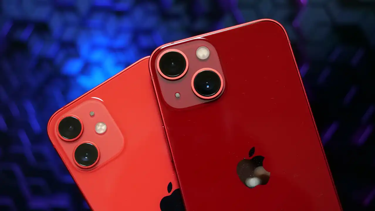 iPhone 12 mini 13 mini プロダクトレッド 違いとレビュー
