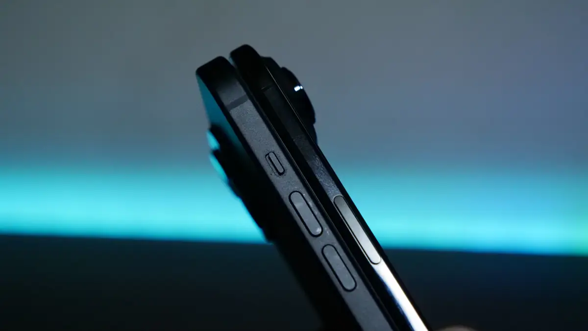 iPhone AirとiPhone 15 薄さの違い