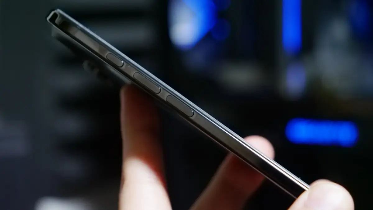 ケース未装着時のiPhone Air