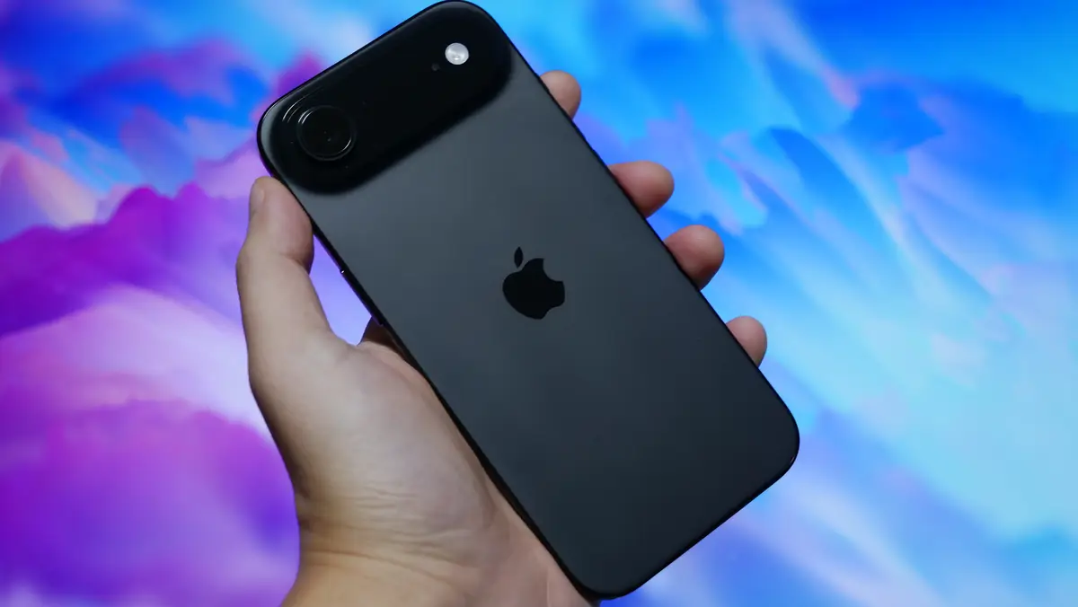 iPhone Airのデザイン スペースブラック