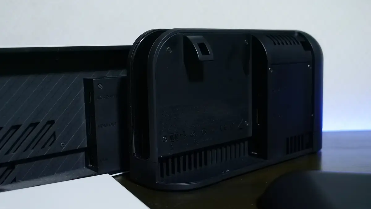 任天堂スイッチ2と旧型任天堂スイッチ 違いと比較 充電ドックの端子