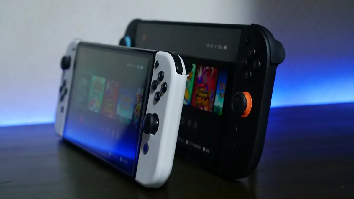 任天堂スイッチ2と旧型任天堂スイッチ 違いと比較 斜めから見た様子