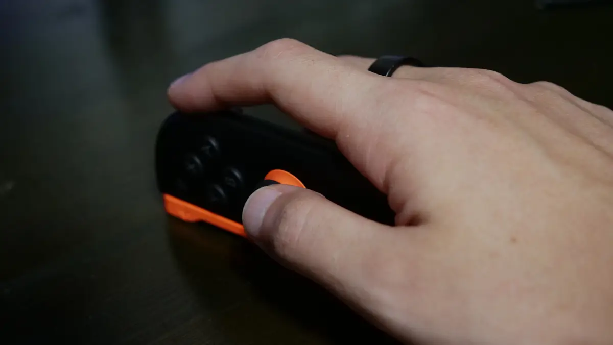 任天堂スイッチ2 ジョイコン2をマウスとして使用している様子