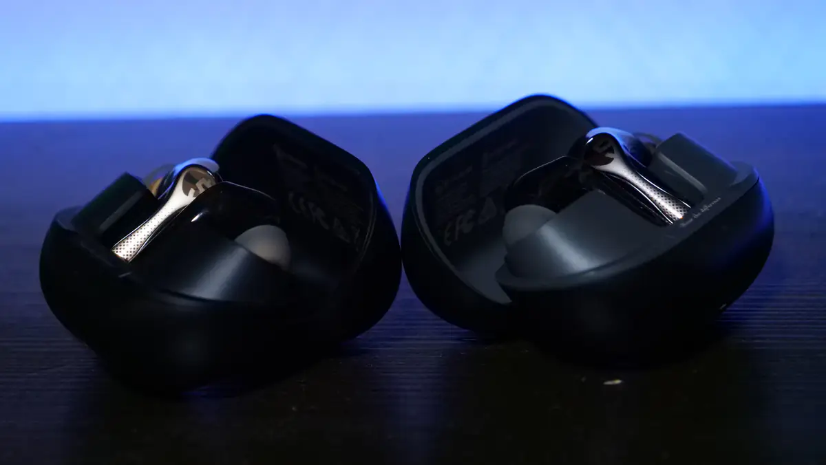 SOUNDPEATS Air5 Pro+とSOUNDPEATS Air5 Pro 比較