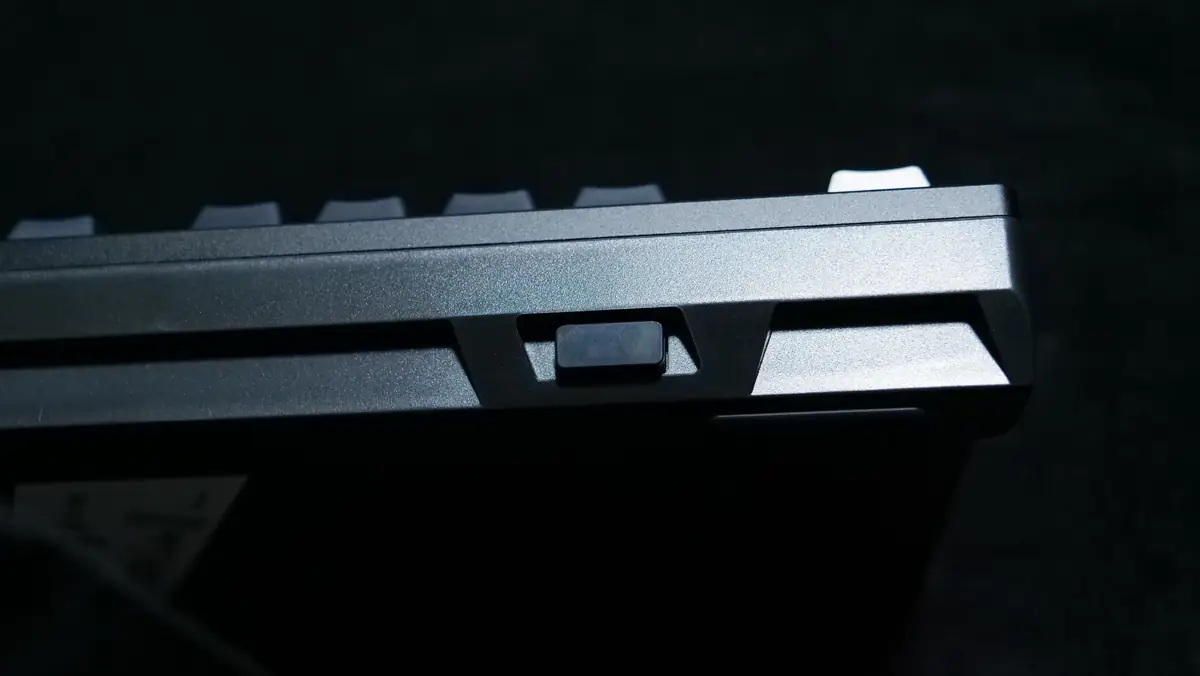 MageGee Captain87のUSBレシーバーの収納場所