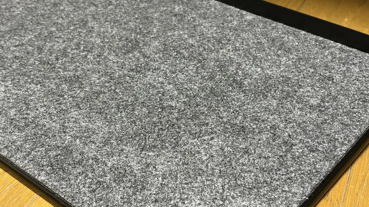 ラシカル PCトレイのフェルト生地 クローズアップ