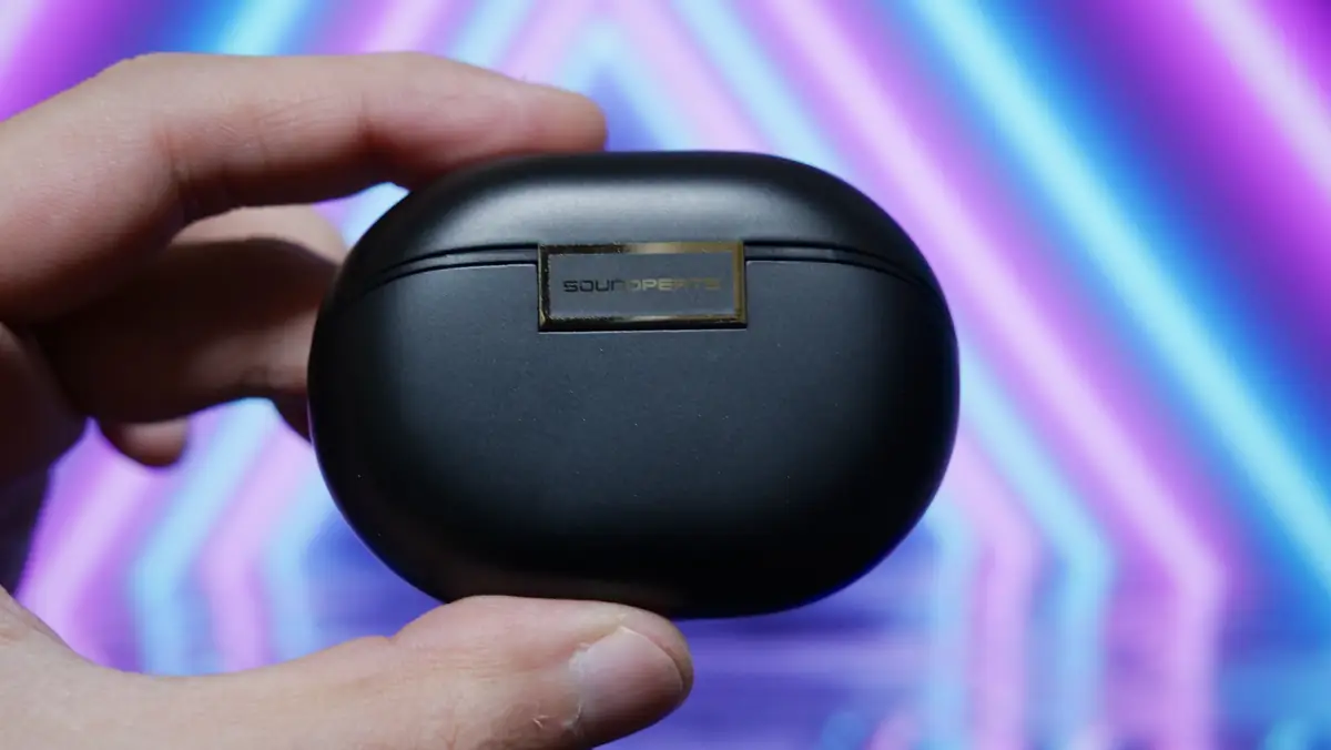 SOUNDPEATS Air5 Pro+ 充電ケースの背面