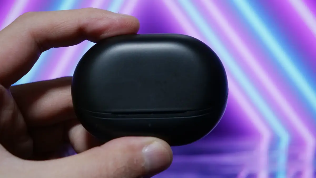 SOUNDPEATS Air5 Pro+の充電ケース