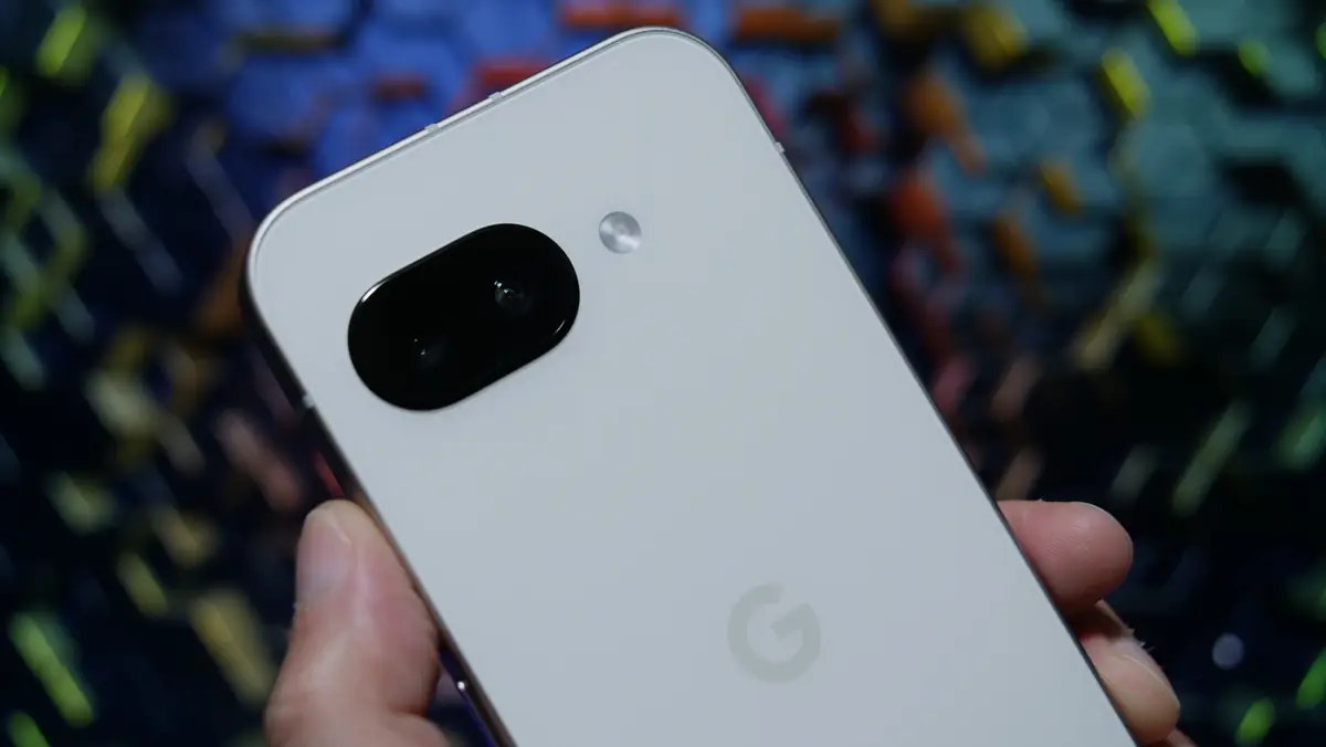 Pixel 9a レビュー 処理性能と使用感、カメラ性能について