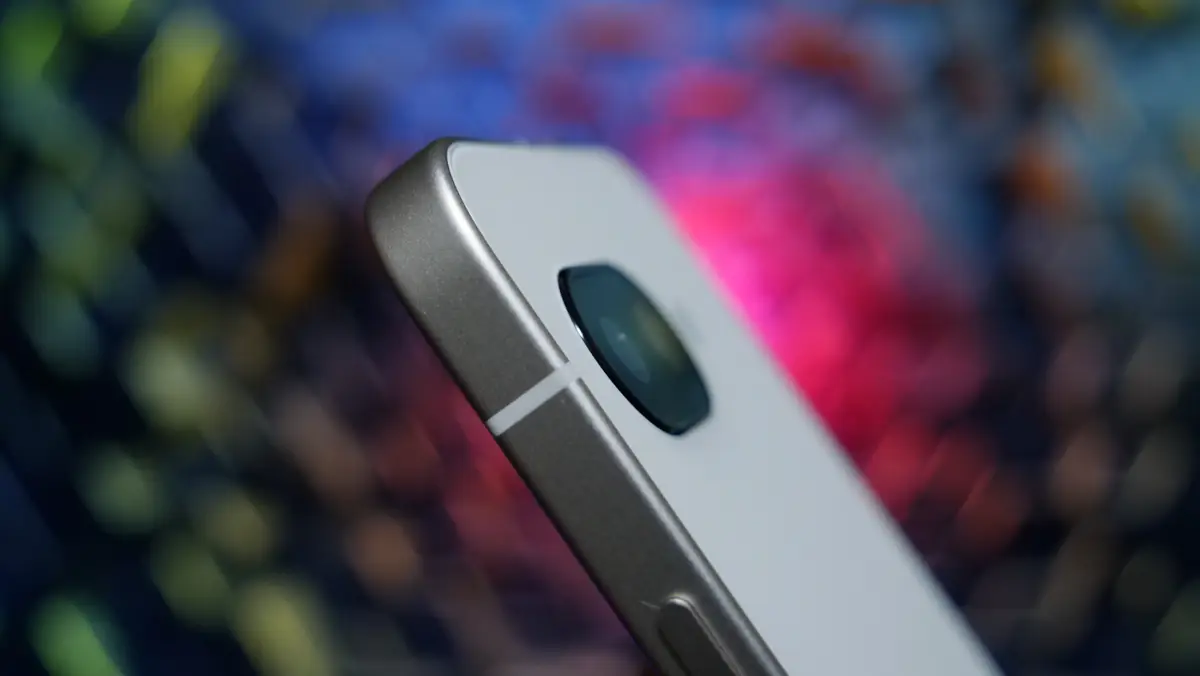 Pixel 9a カメラの出っ張り