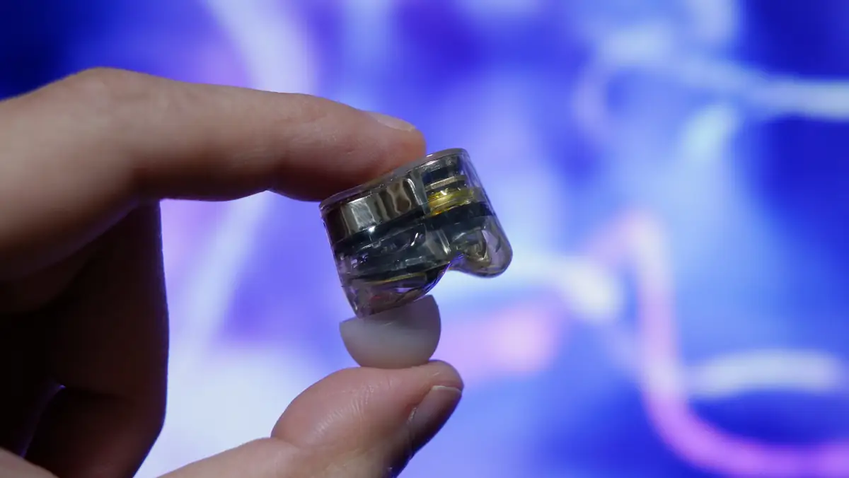 SOUNDPEATS H3 イヤホン本体のデザインと厚み