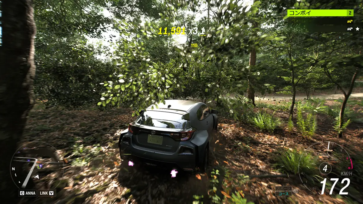 Forza Horizon6 森林地帯を走っている様子