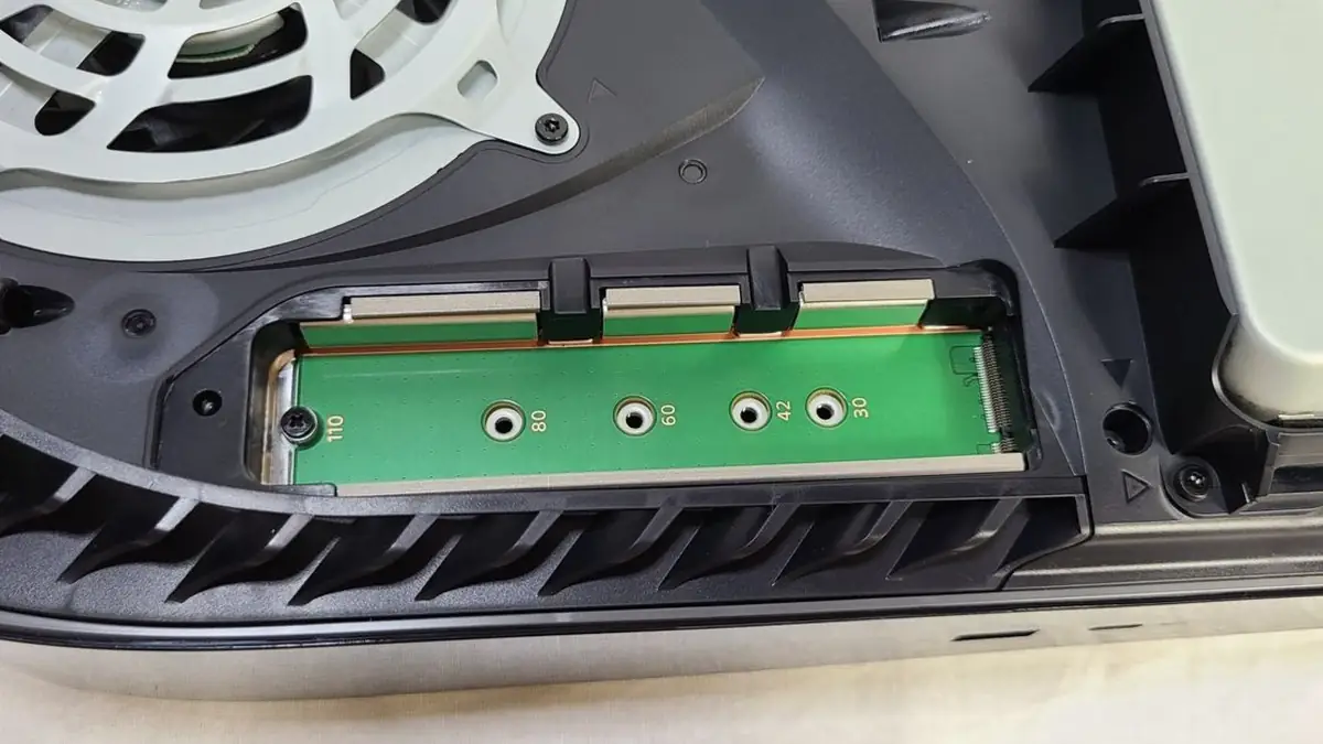 PS5のM.2 SSD用スロット