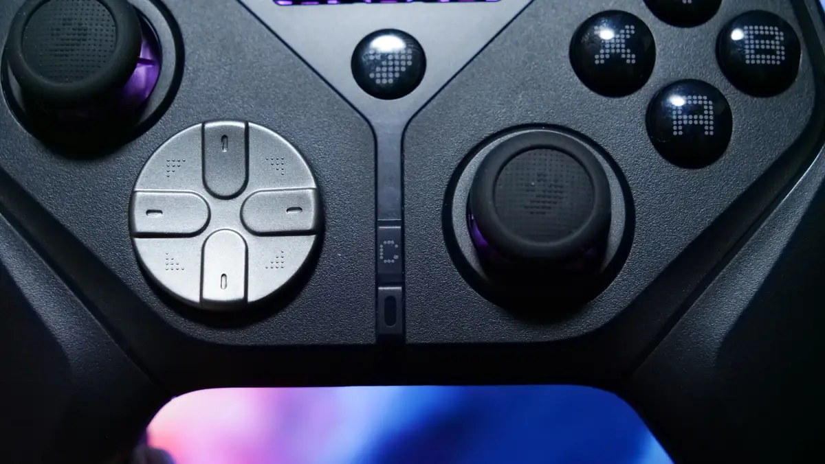 LEADJOY Xeno PlusのTMRスティックと十字キー