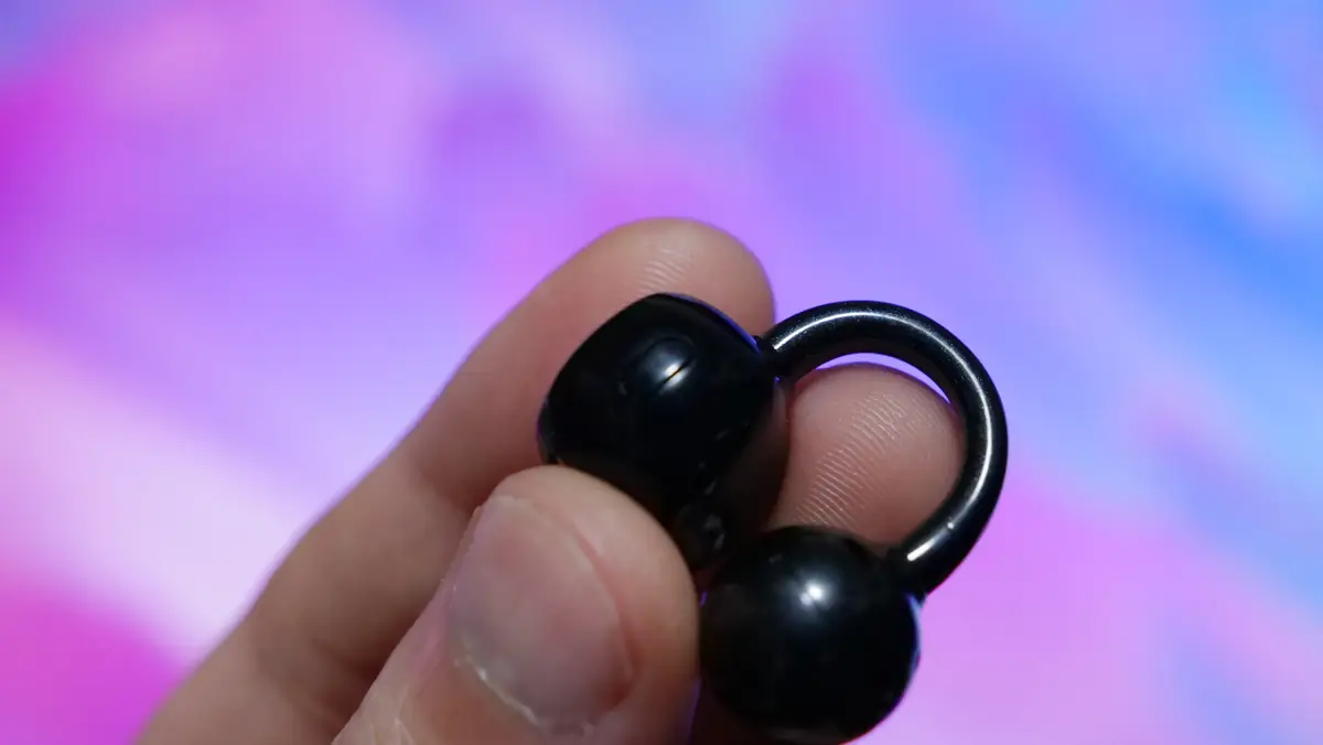 SOUNDPEATS UU2イヤーカフの物理ボタン