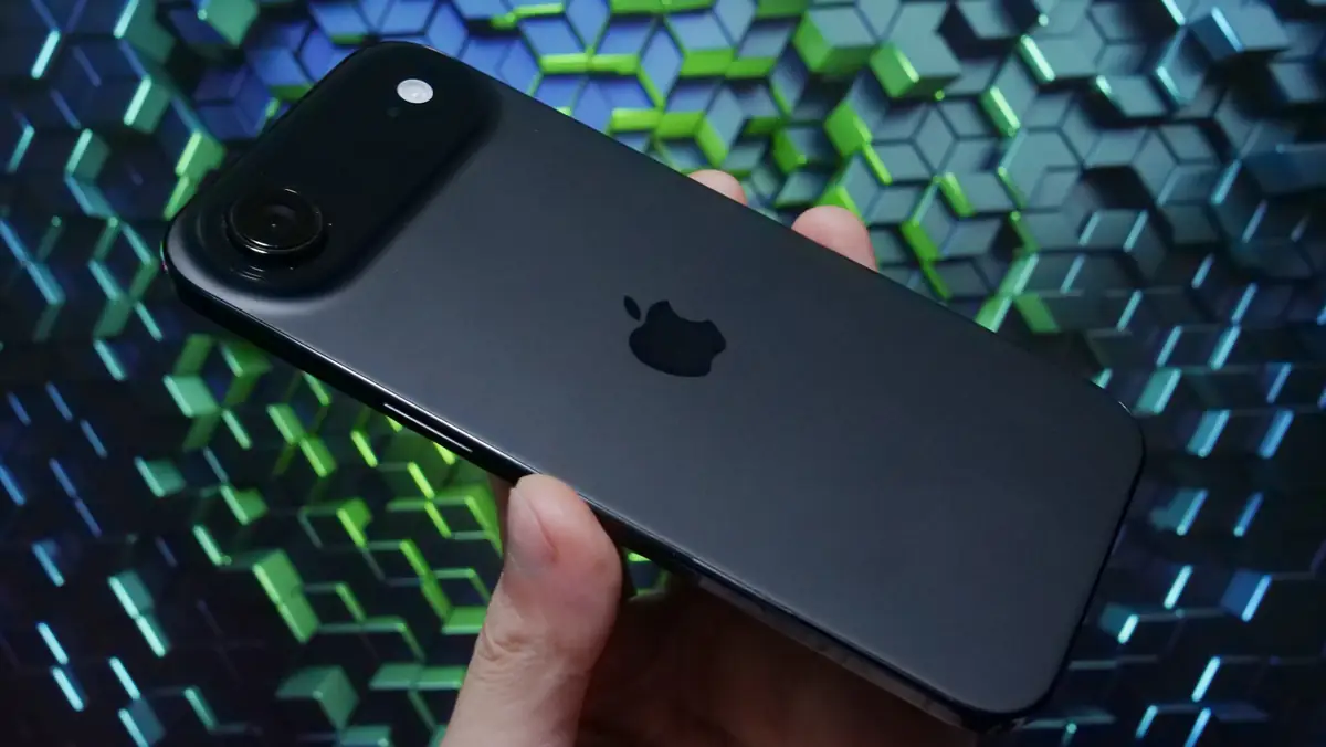 ケース無し＆保護ガラス無しで使ったiPhone Air 背面
