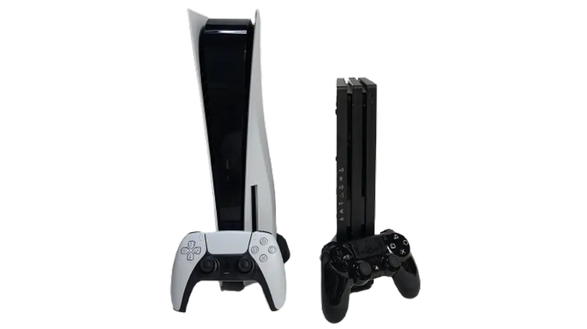 初代PS5とPS4 Proの比較 大きさとデザインの違い