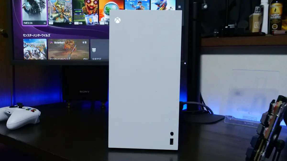 Xbox Series Xのデザイン 正面