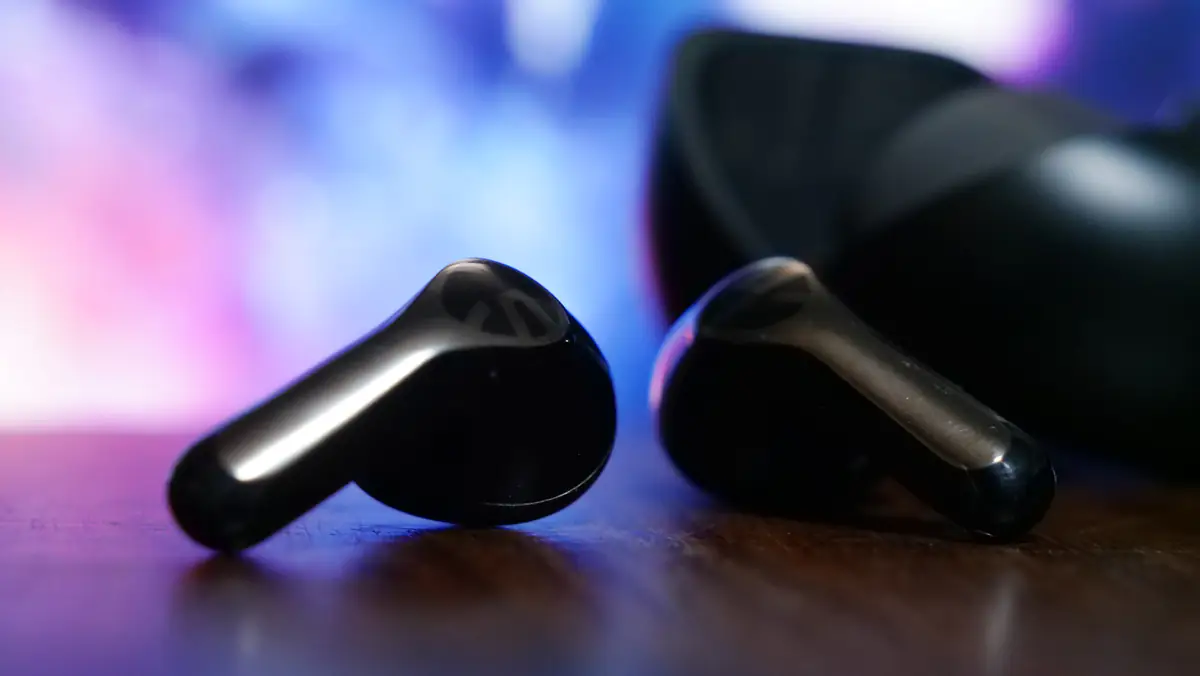 SOUNDPEATS Air6 HSを実機レビュー|インナーイヤー型の軽い装着感とLDAC対応の高音質が魅力