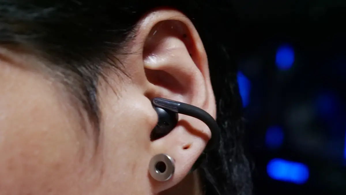 SOUNDPEATS Clip1を耳に装着した状態 正しい装着方法