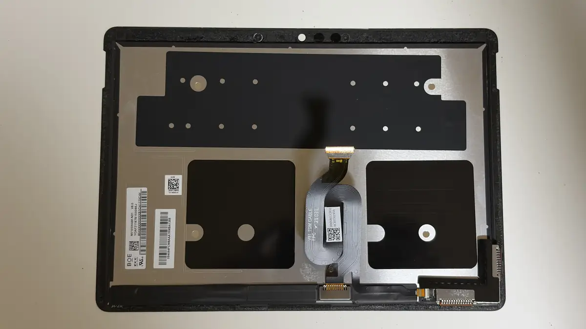 Surface Go 2の画面とバッテリーを自分で交換してみた｜手順や注意点を実体験ベースで解説