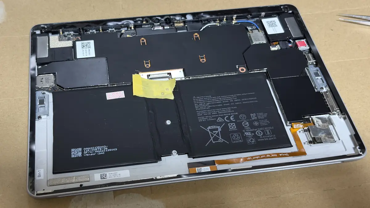 Surface Go 2の画面とバッテリーを自分で交換してみた｜手順や注意点を