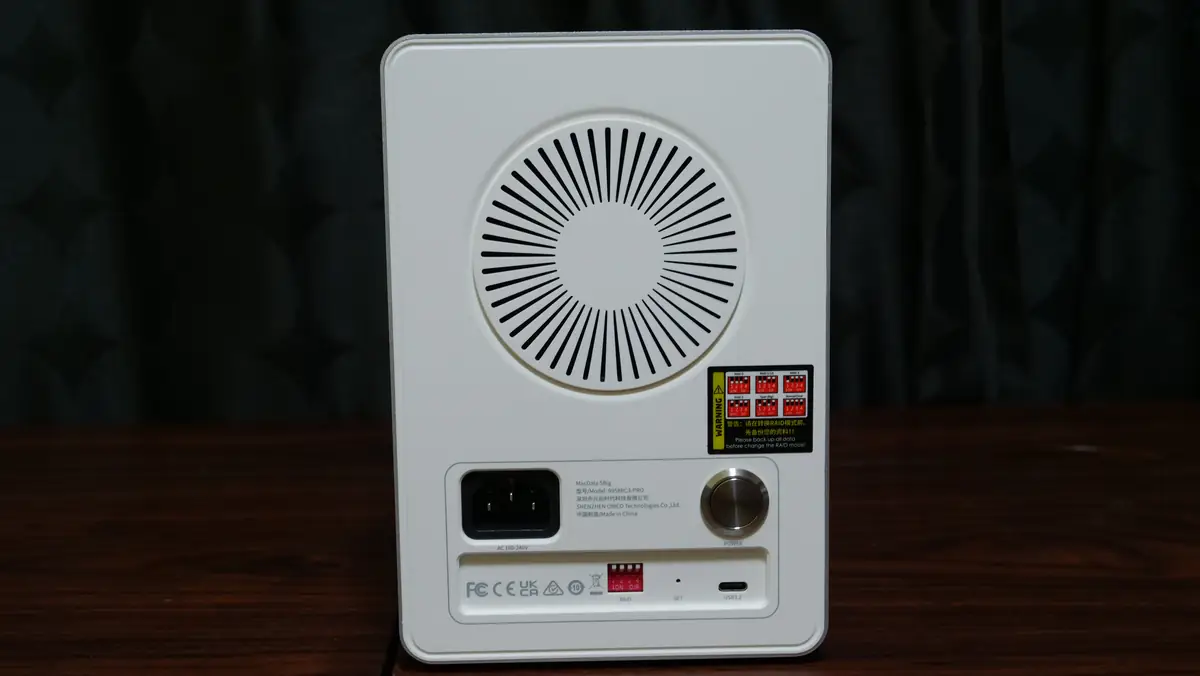 ORICO IT-9958RC3 PRO 背面のデザイン