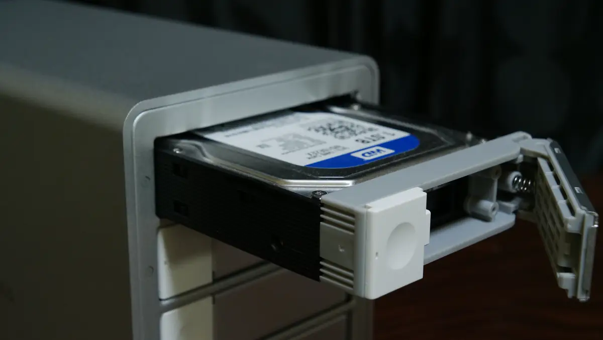 3.5インチのHDDを搭載している様子