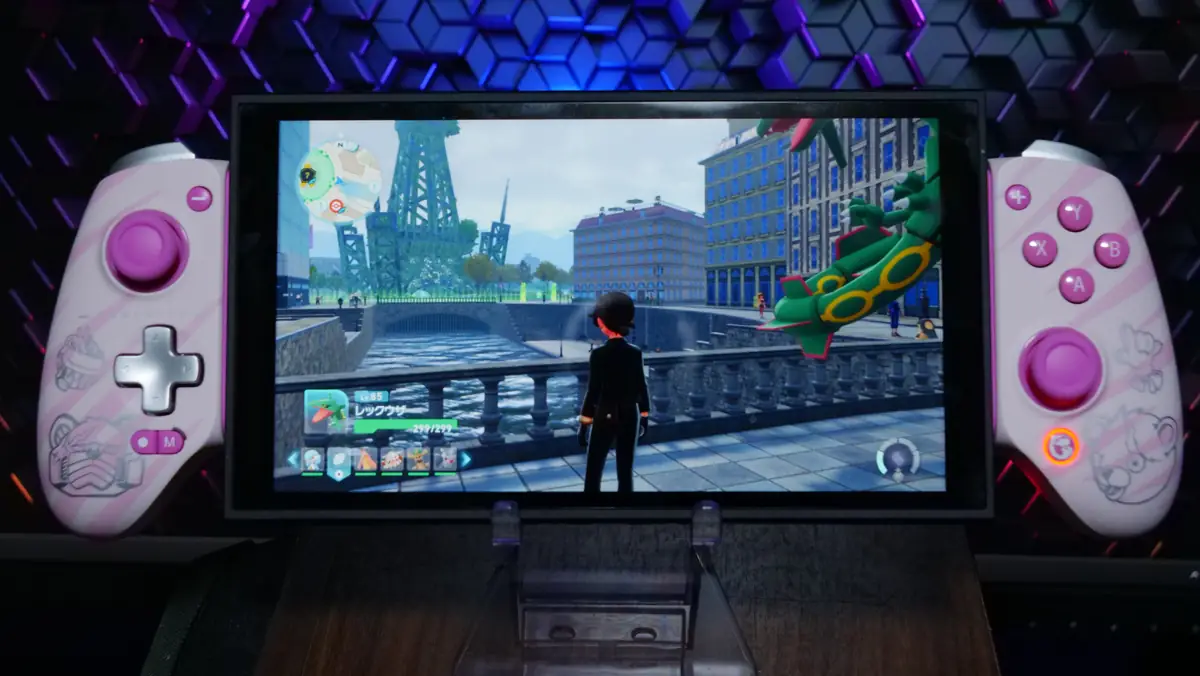 GameSir G8+ Fortnite Edition 任天堂スイッチ2と接続し、ポケモンレジェンズZAをプレイしている様子