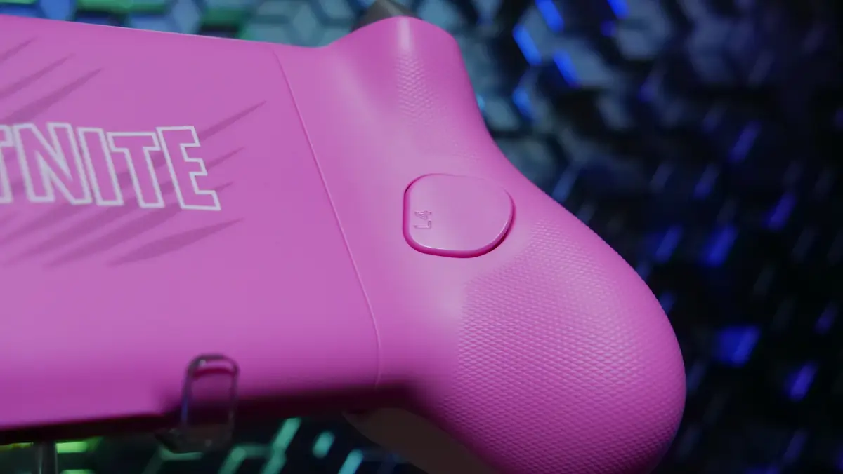 GameSir G8+ Fortnite Edition 自由にボタンを割り当てられる追加ボタン L4/R4